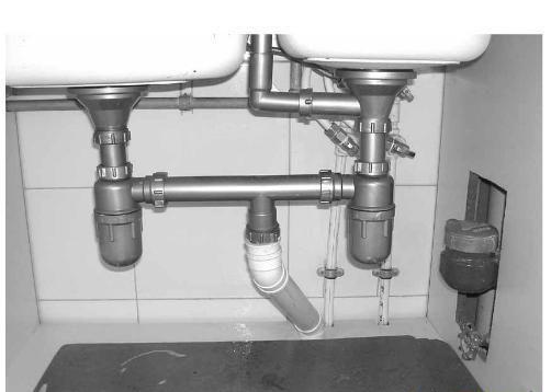 阳台下水管漏水怎么办 下水管漏水解决办法