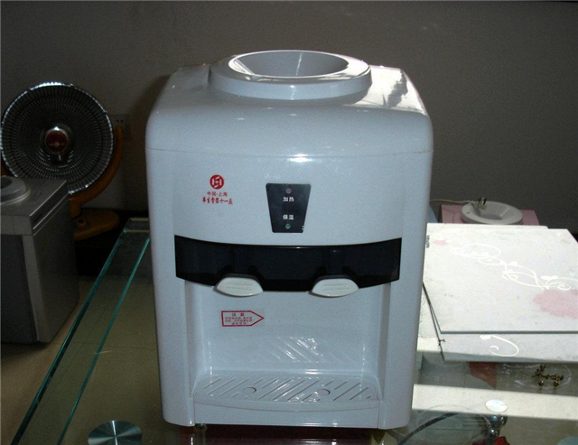 家用饮水机漏水是什么原因 饮水机漏水维修方法