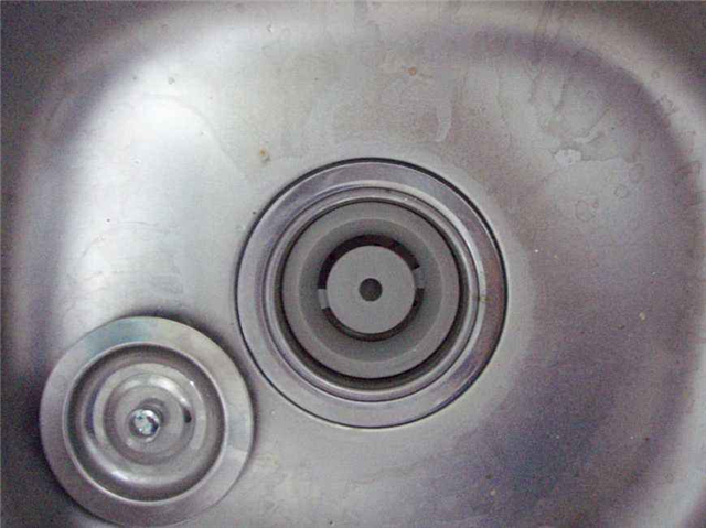 不锈钢水槽生锈怎么办 不锈钢水槽也需保养的
