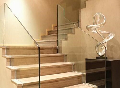 楼梯玻璃扶手怎么安装 楼梯玻璃扶手的安装技巧